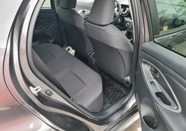 Toyota Yaris cena 69900 przebieg: 56360, rok produkcji 2022 z Warszawa małe 79